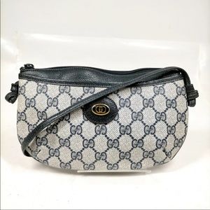 Vintage (trending) Gucci 💯 authentic shoulder bag blue/white PVC leather.